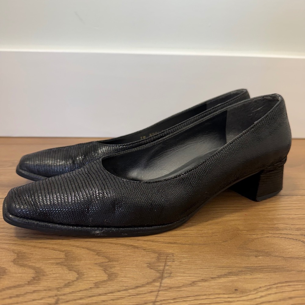 Stuart Weitzman Pumps 8.5 Black Lizard Embossed Square Toe Low Block Heel